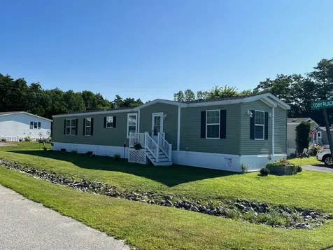2 Toby Place Lewiston ME 04240