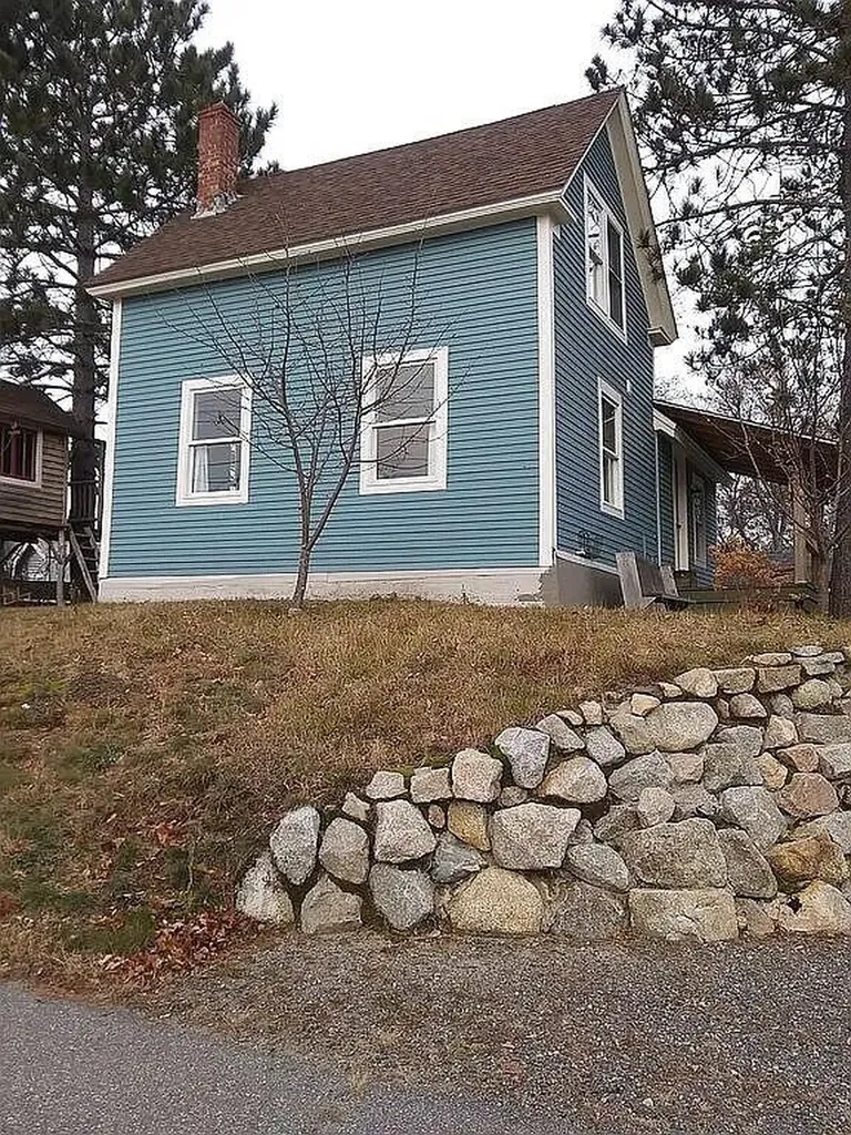 21 Granite Street Millinocket ME 04462