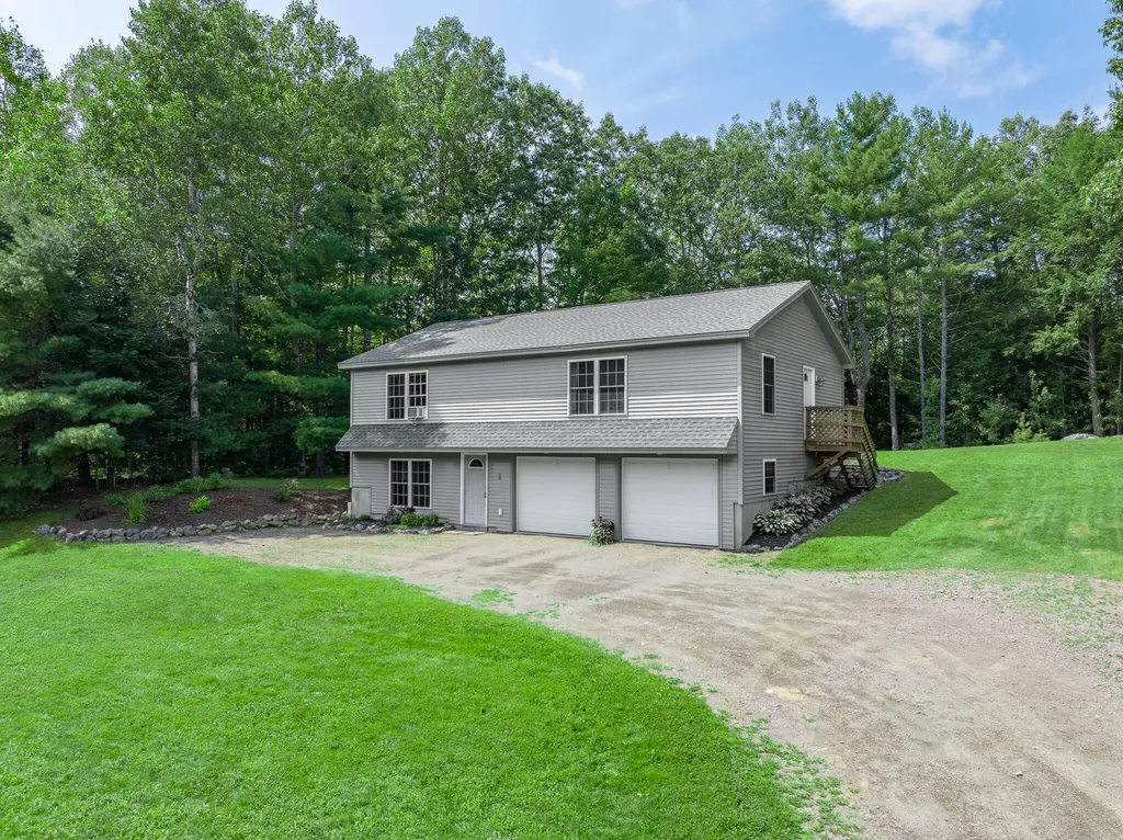 29 Lower Dedham Road Holden ME 04429