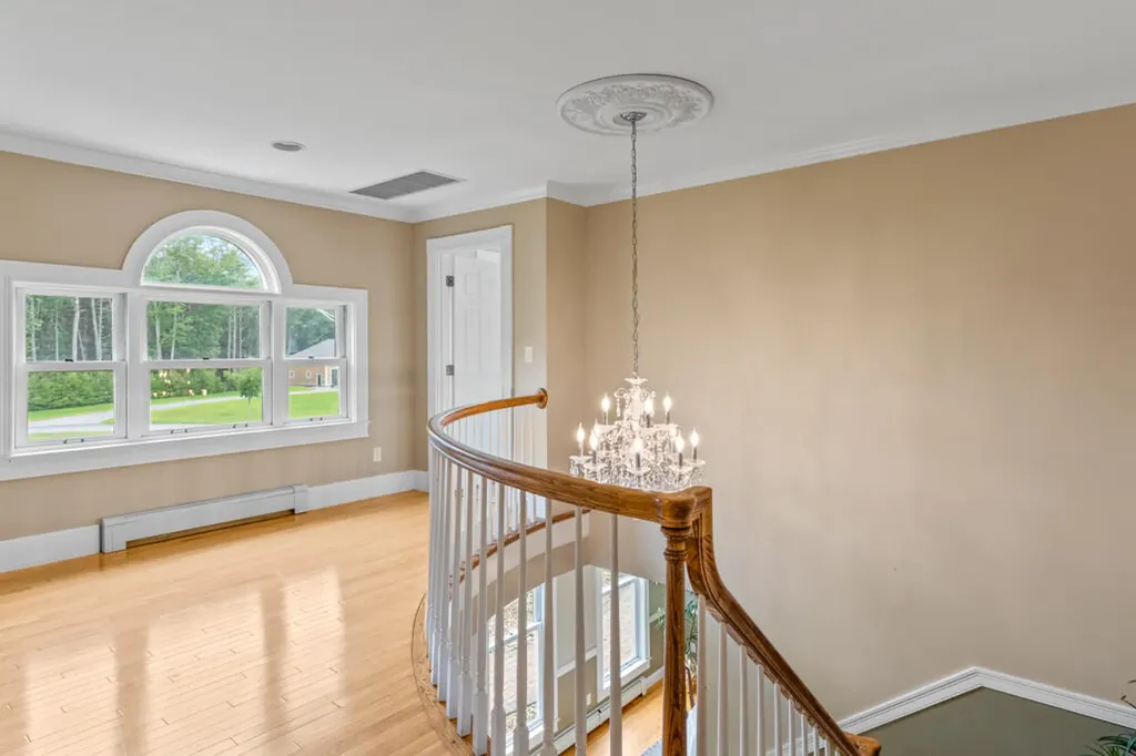 21 Caldwell Circle Lewiston ME 04240