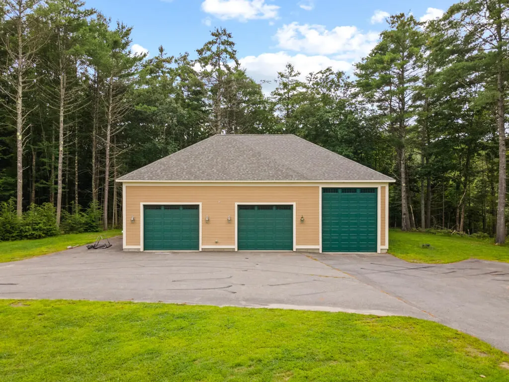 22 Caldwell Circle Lewiston ME 04240