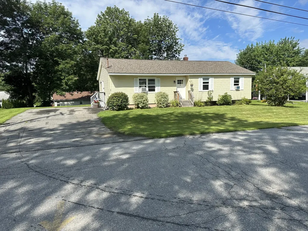 29 Ginger Avenue Winslow ME 04901