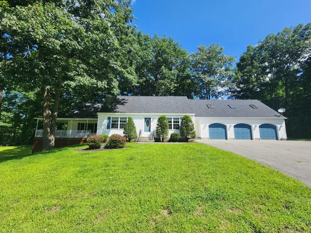 9 St Joseph Avenue Lewiston ME 04240