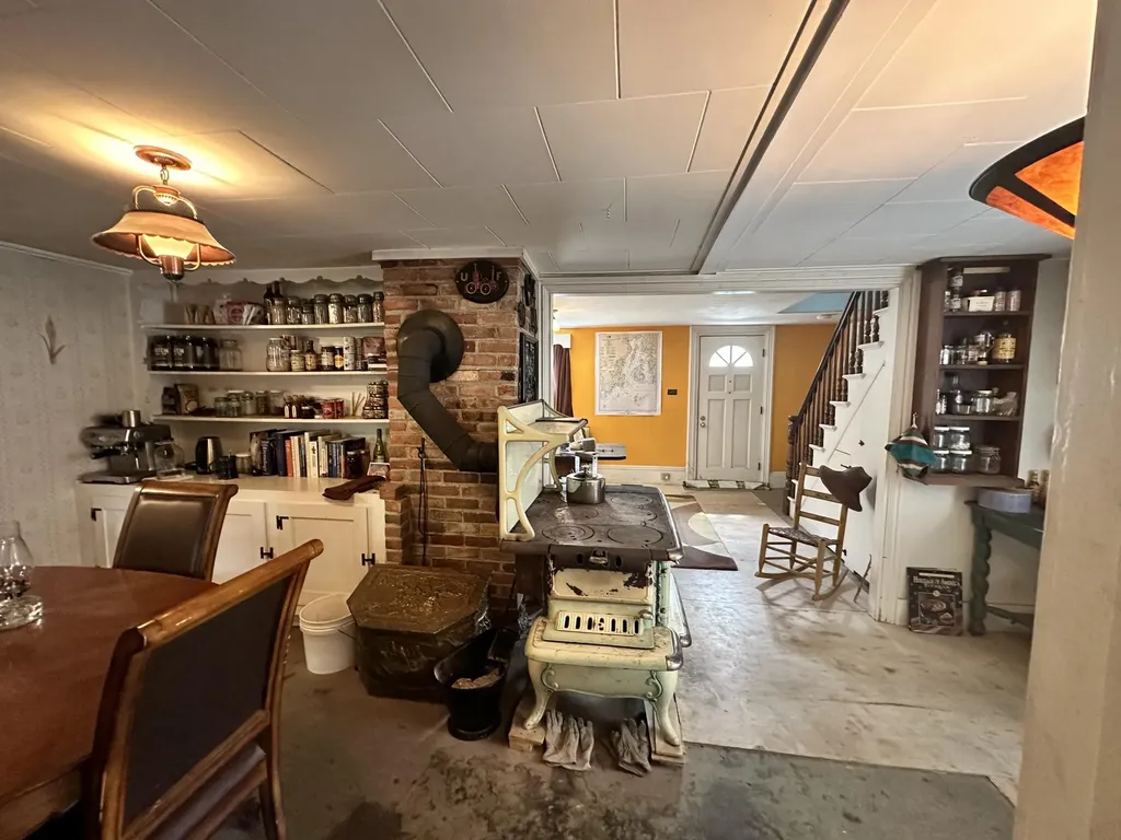 77 Rankin Street Rockland ME 04841