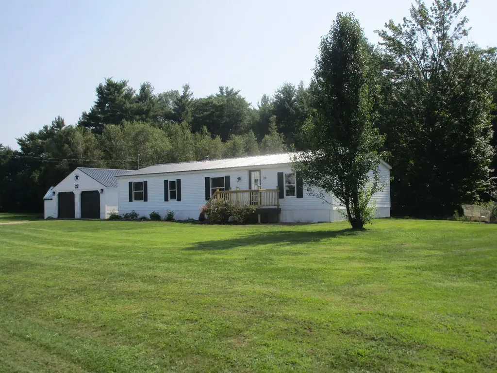22 Plains Road Oxford ME 04270