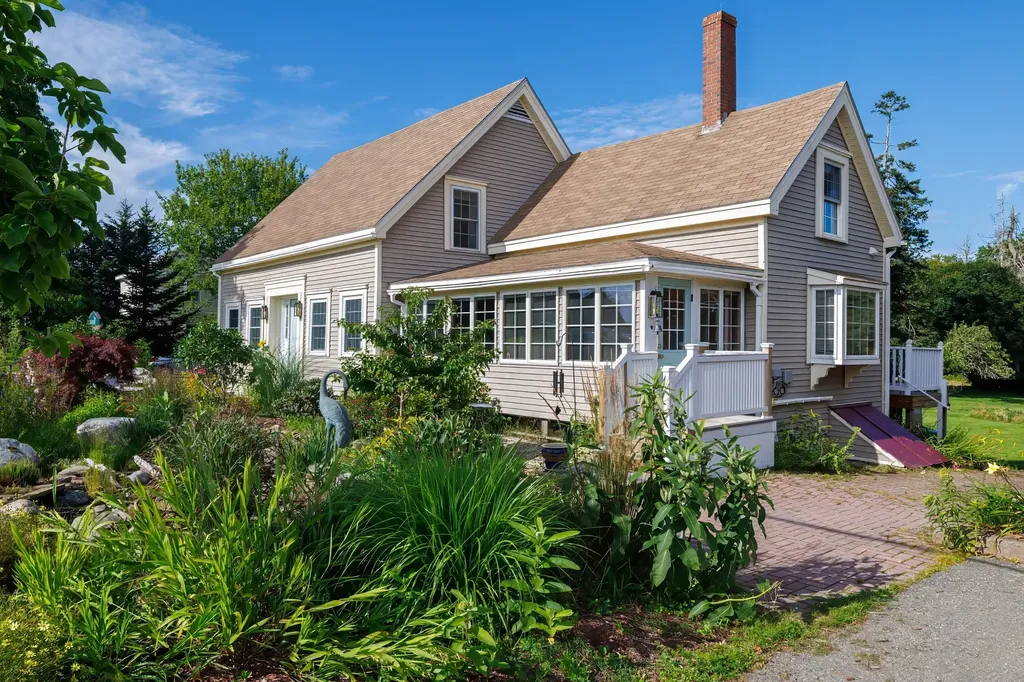 100 Naskeag Point Road Brooklin ME 04616