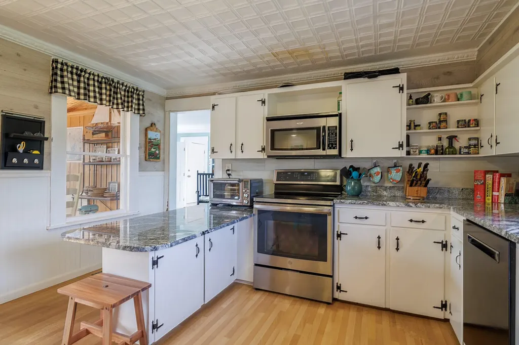 100 Naskeag Point Road Brooklin ME 04616