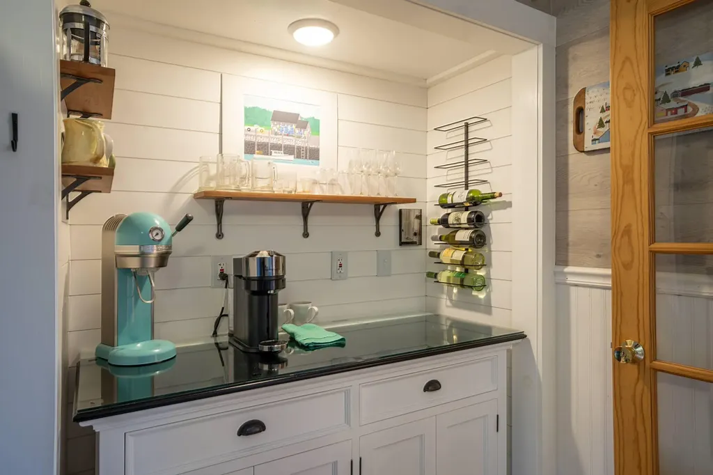 100 Naskeag Point Road Brooklin ME 04616