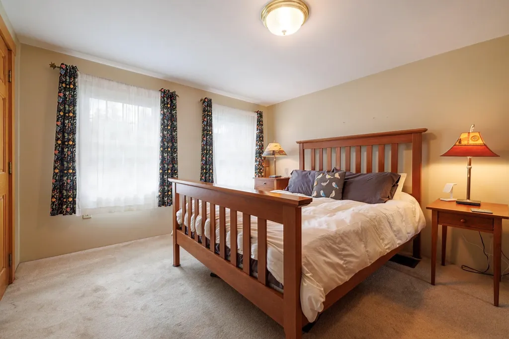 100 Naskeag Point Road Brooklin ME 04616