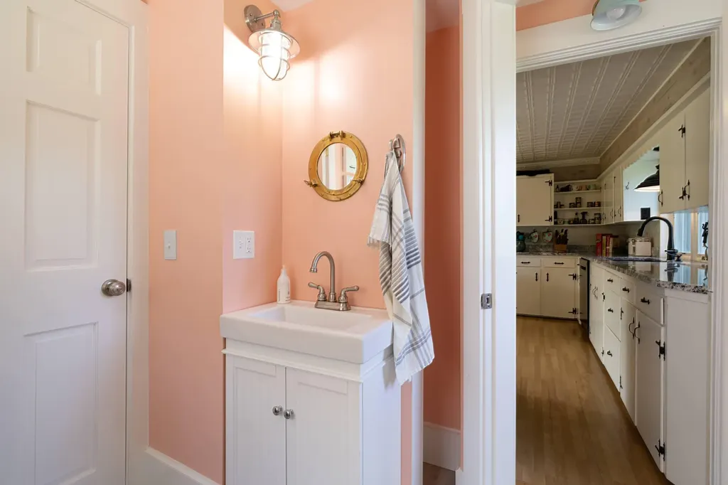 100 Naskeag Point Road Brooklin ME 04616