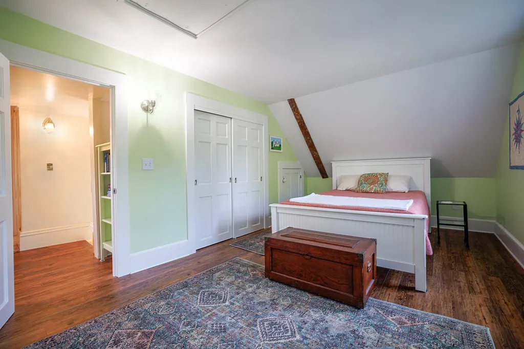 100 Naskeag Point Road Brooklin ME 04616