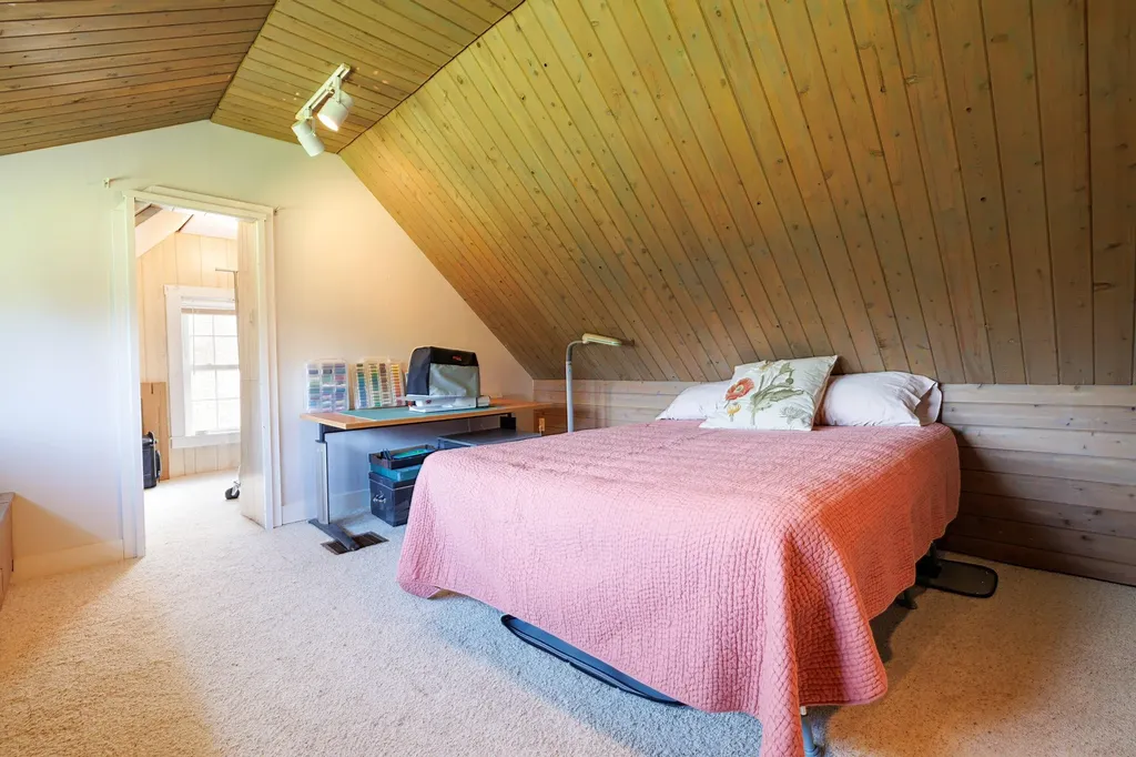 100 Naskeag Point Road Brooklin ME 04616