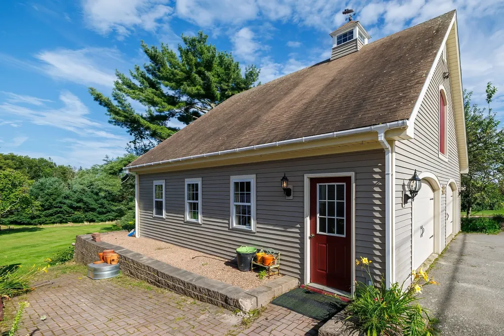 100 Naskeag Point Road Brooklin ME 04616