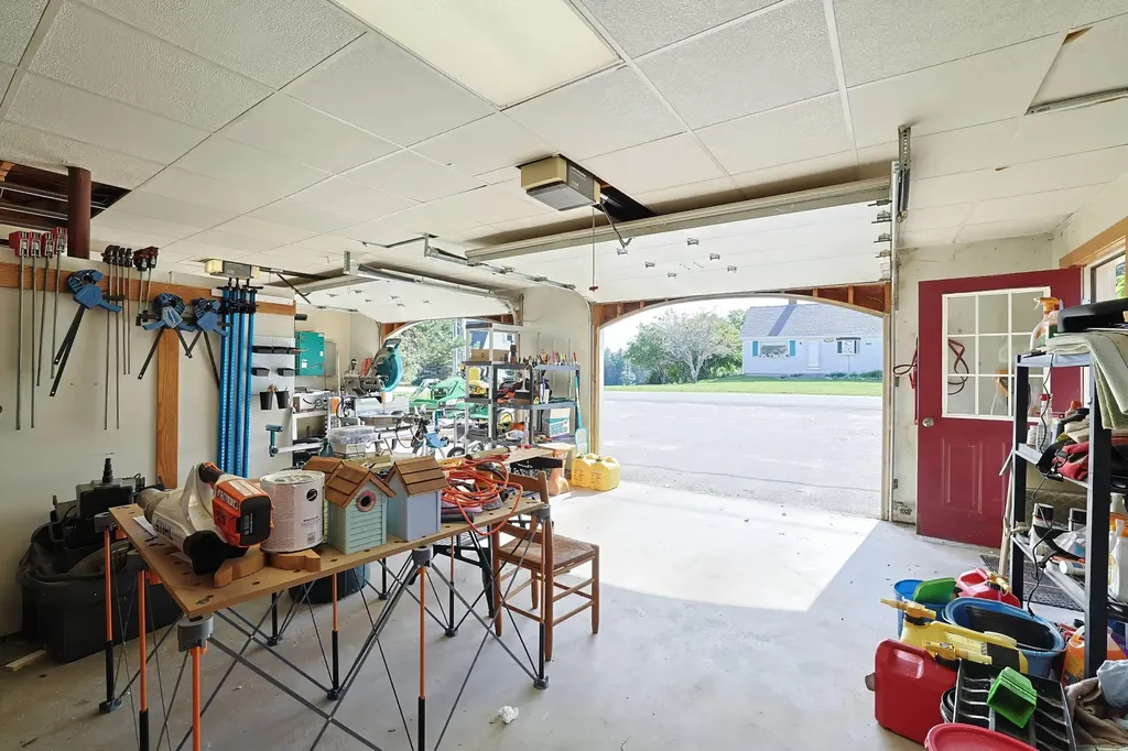 100 Naskeag Point Road Brooklin ME 04616