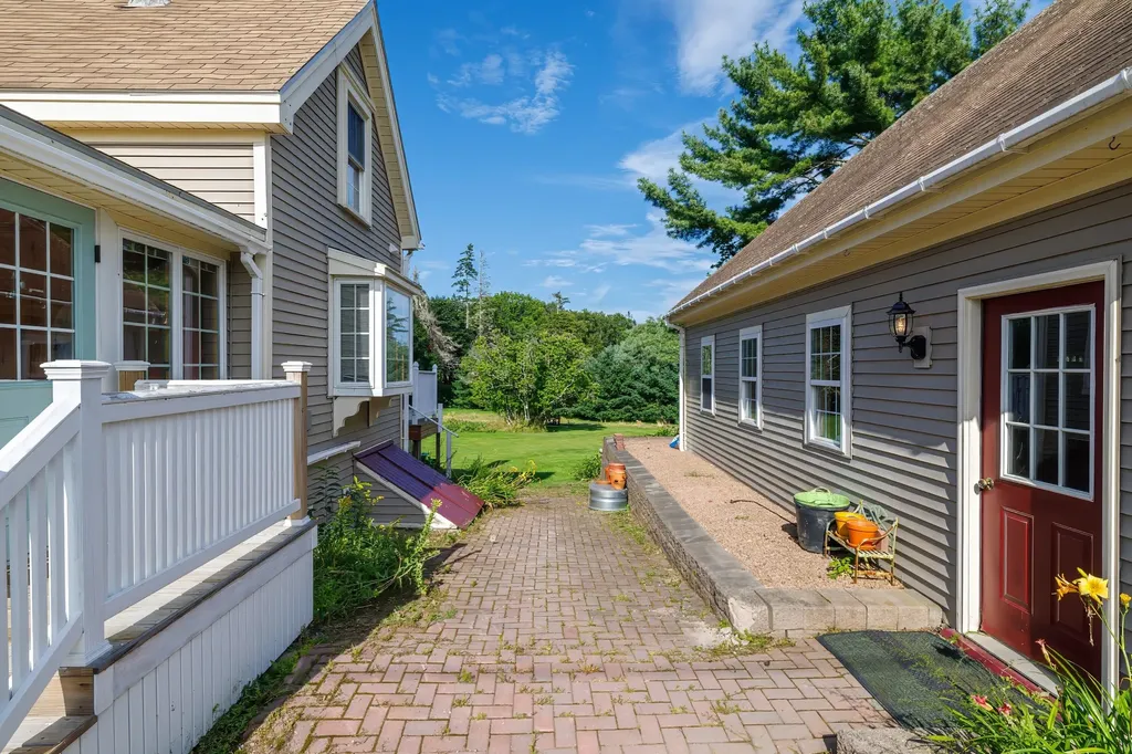 100 Naskeag Point Road Brooklin ME 04616