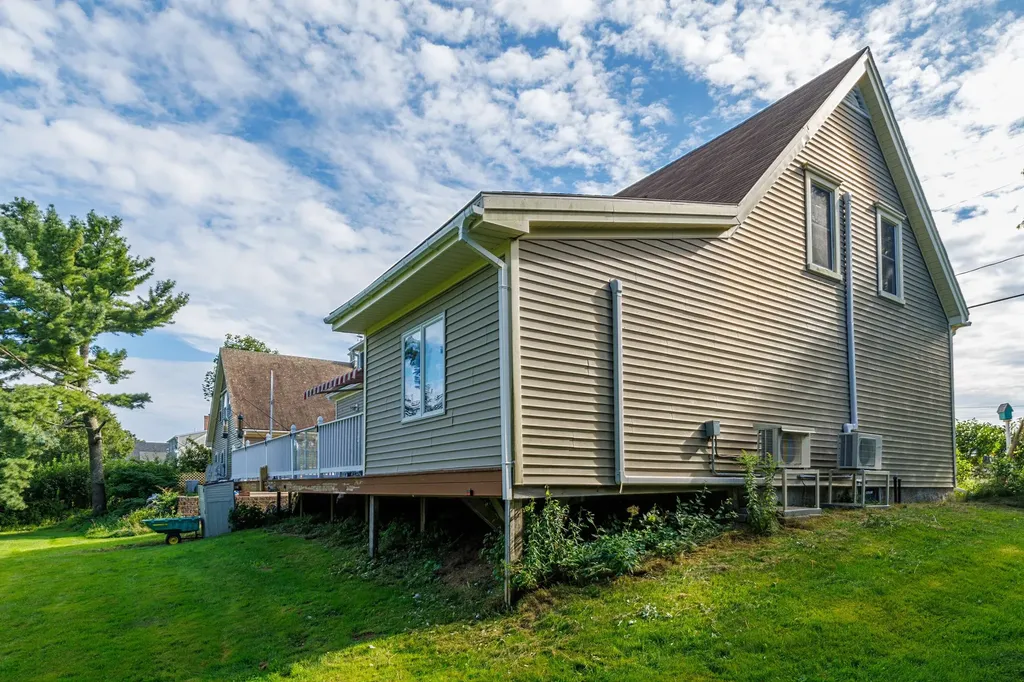 100 Naskeag Point Road Brooklin ME 04616