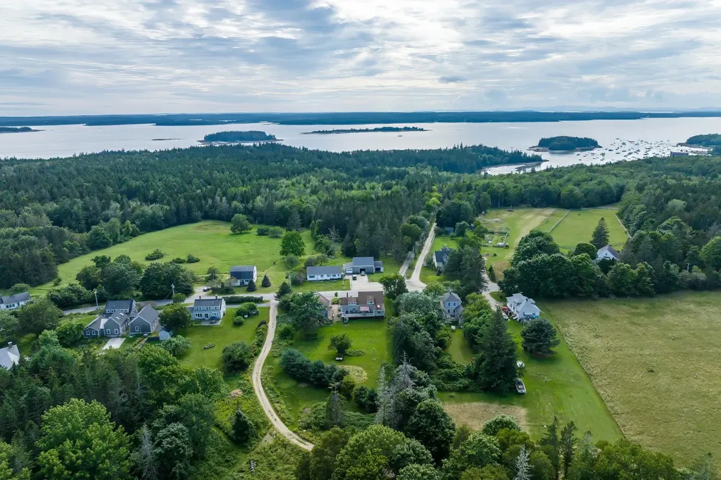 100 Naskeag Point Road Brooklin ME 04616