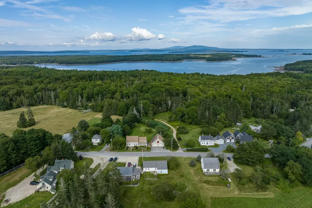 100 Naskeag Point Road Brooklin ME 04616