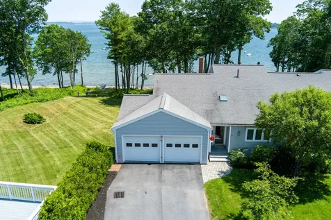 21 Baysite Lane Falmouth ME 04105