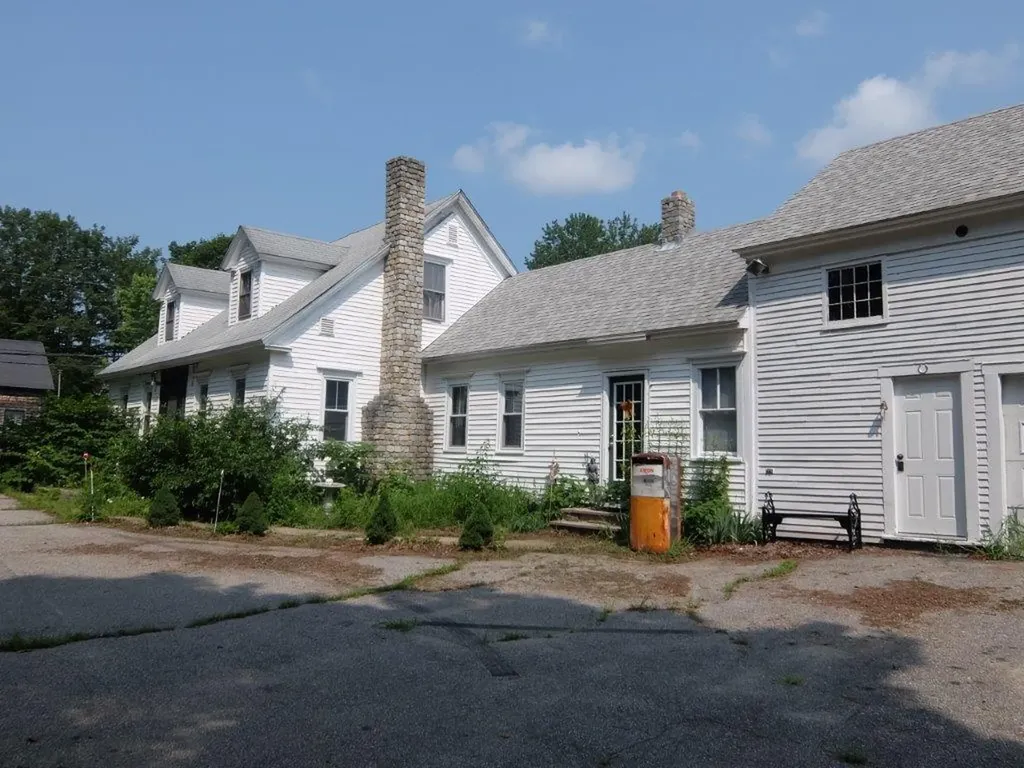 13 Pleasant Street Topsham ME 04086