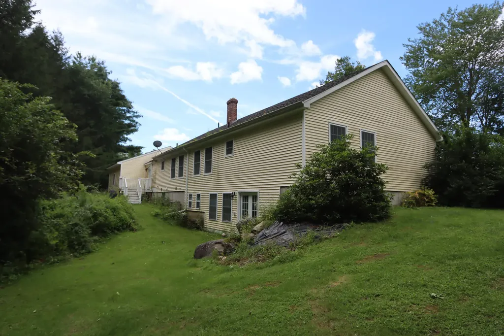 192 Academy Road Monmouth ME 04259
