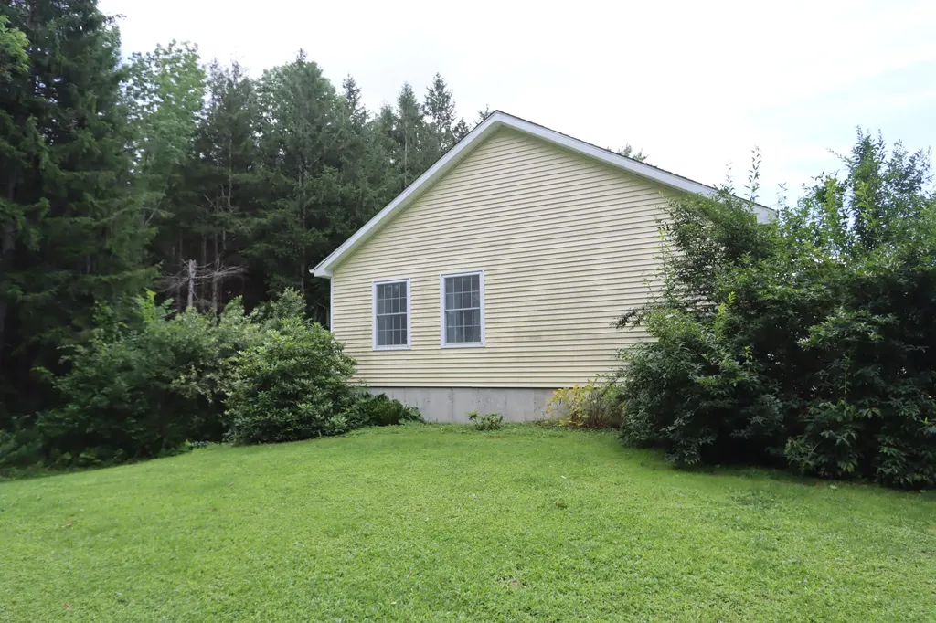 192 Academy Road Monmouth ME 04259