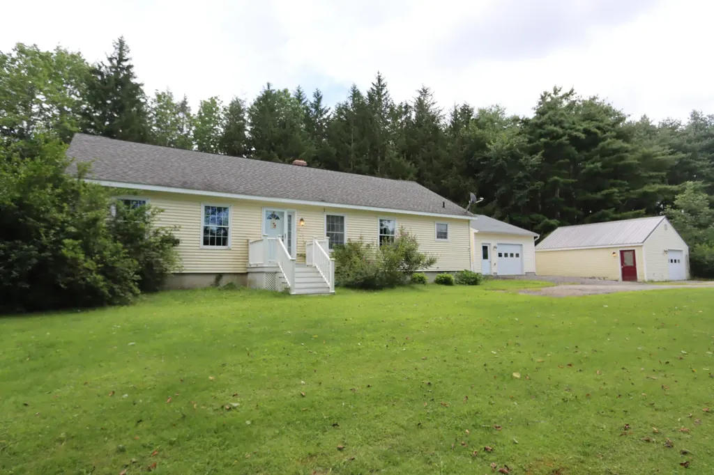 192 Academy Road Monmouth ME 04259