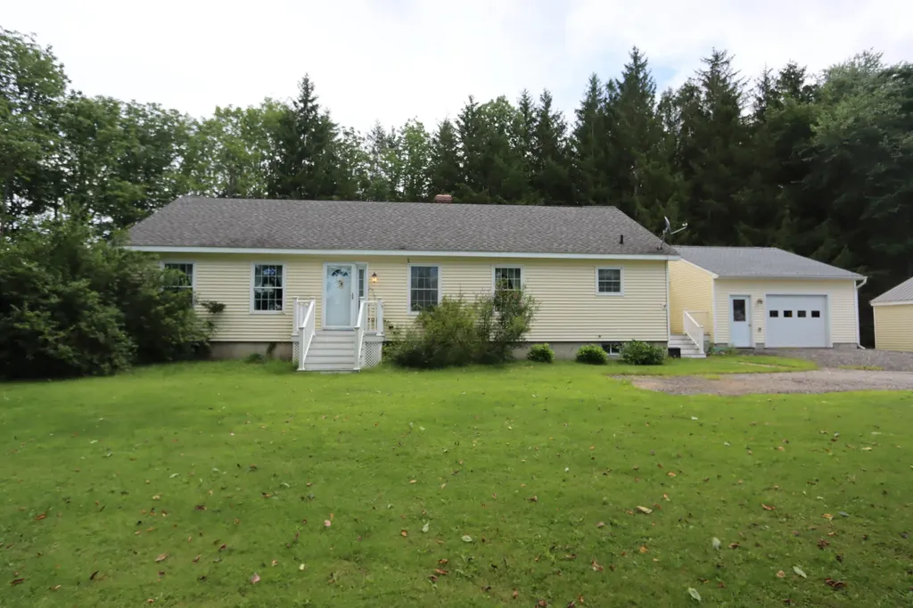 192 Academy Road Monmouth ME 04259