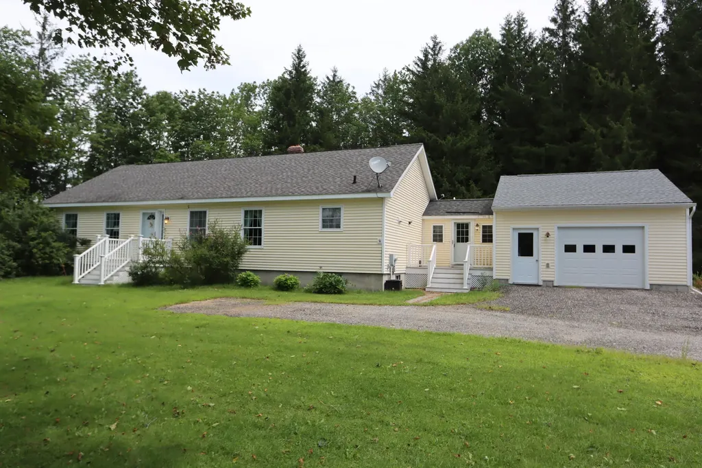 192 Academy Road Monmouth ME 04259