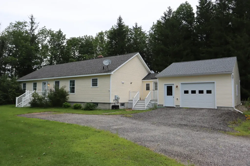 192 Academy Road Monmouth ME 04259