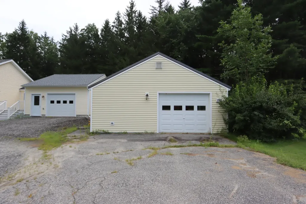 192 Academy Road Monmouth ME 04259