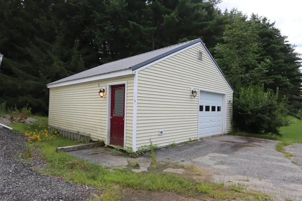 192 Academy Road Monmouth ME 04259