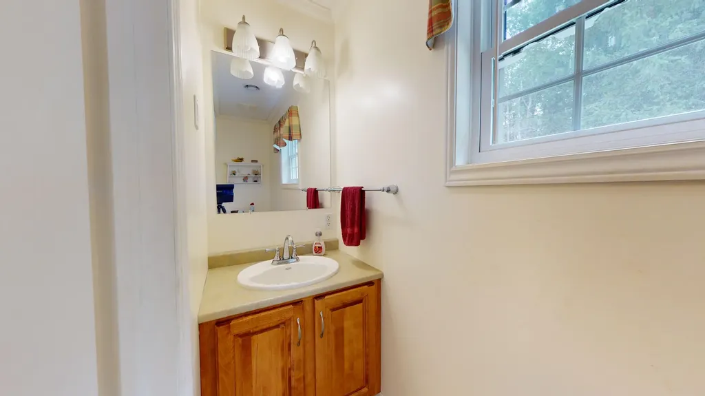 192 Academy Road Monmouth ME 04259