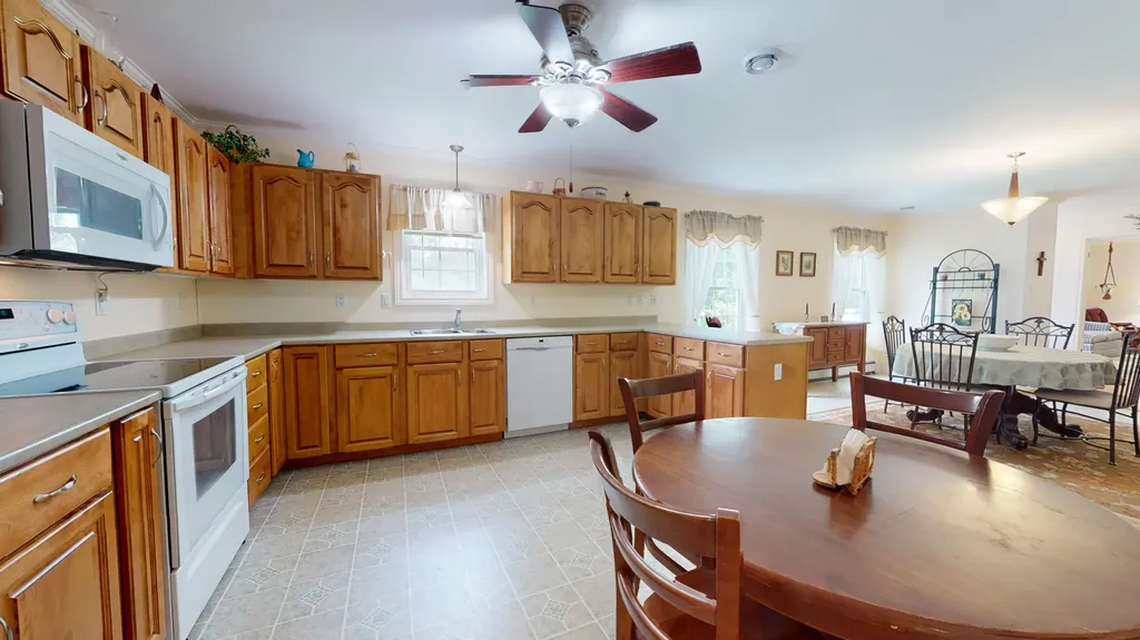 192 Academy Road Monmouth ME 04259