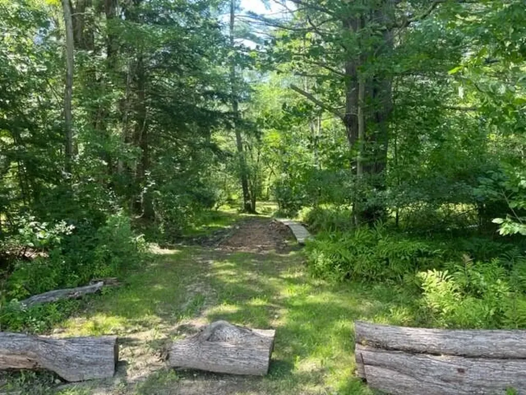 2 Cove Lane Standish ME 04084