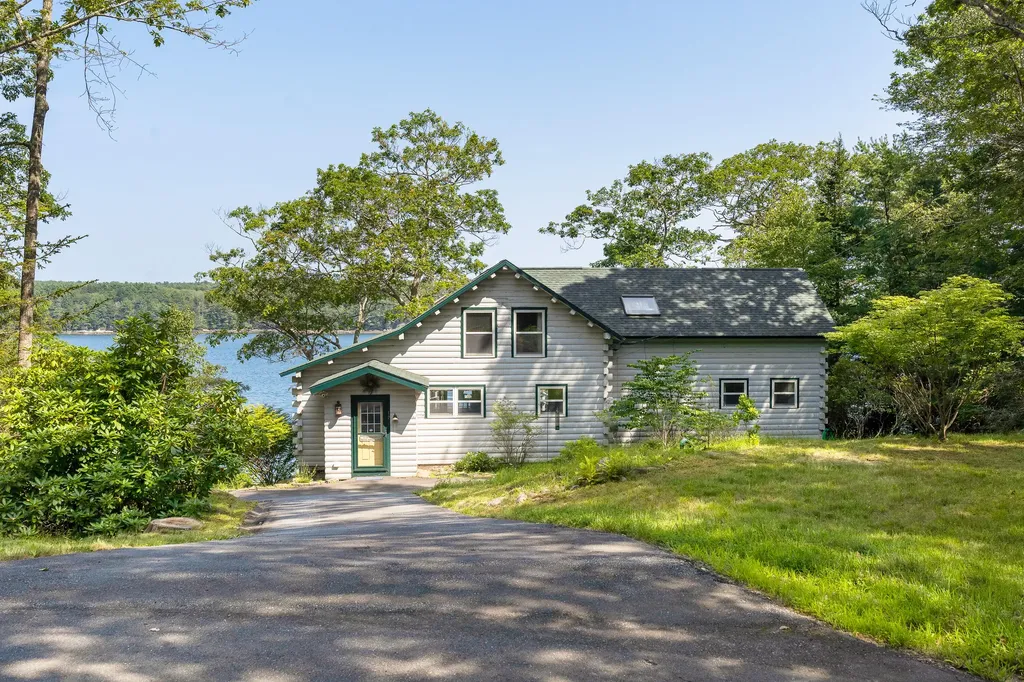 17 Sea Mist Drive N Boothbay ME 04537