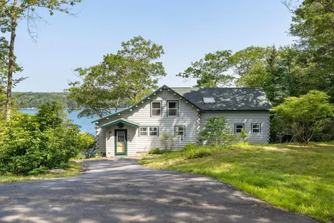 17 Sea Mist Drive N Boothbay ME 04537