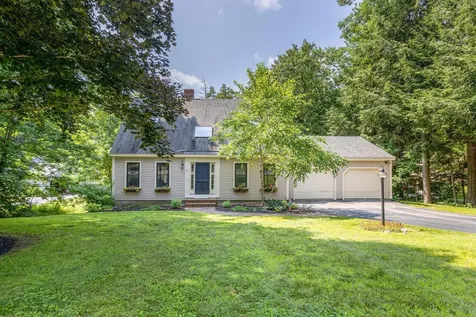 17 Meadow Crossing Drive Gorham ME 04038