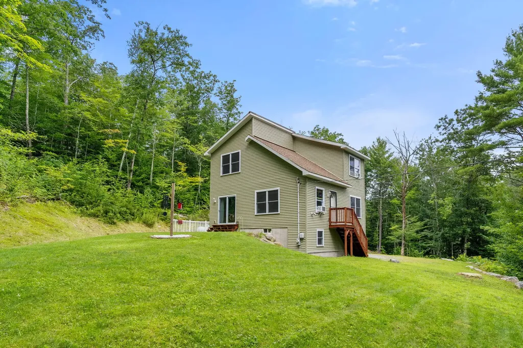 379 N Raymond Road Poland ME 04274