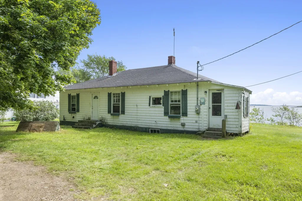 27 Fenderson Road Chebeague Island ME 04017