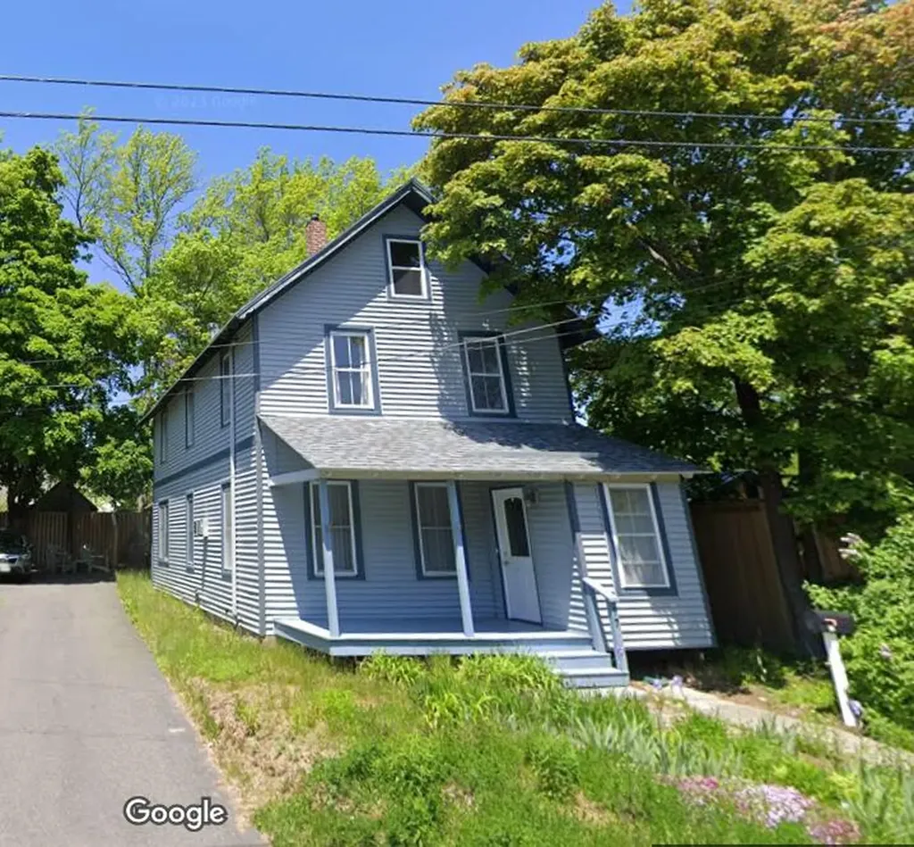 17 Edgewood Street Bar Harbor ME 04609