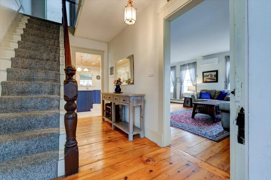 62 King Street Scarborough ME 04074