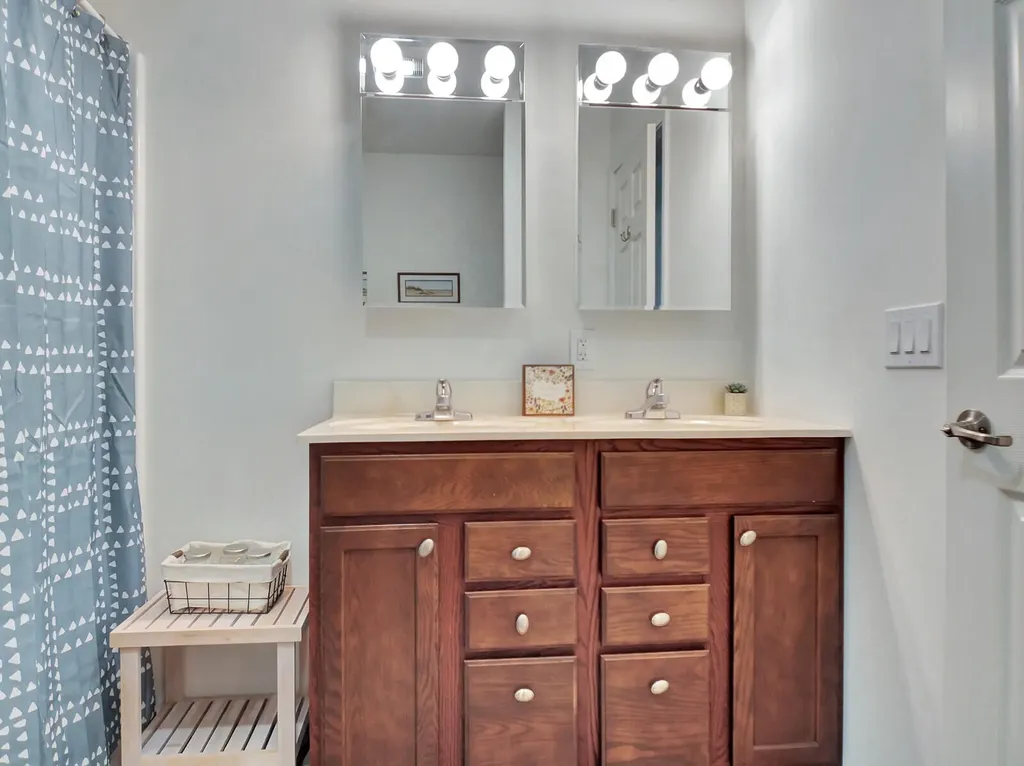101 Larry Drive Monmouth ME 04259