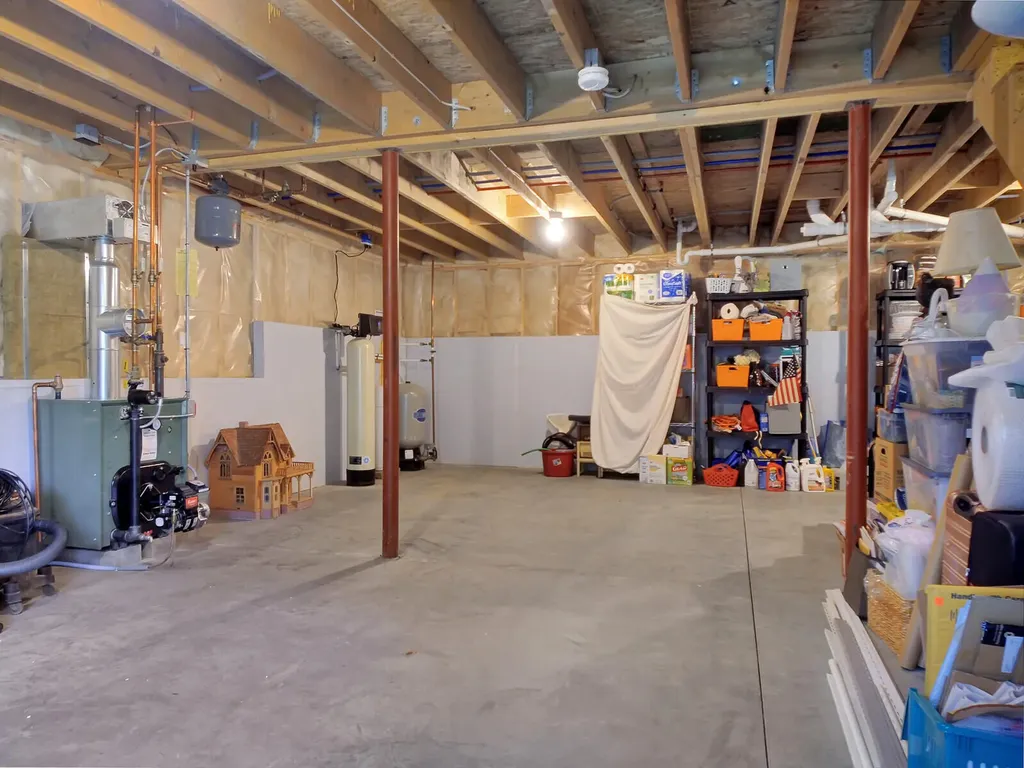 101 Larry Drive Monmouth ME 04259