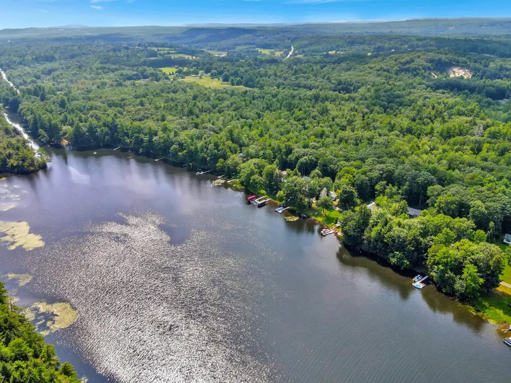 101 Larry Drive Monmouth ME 04259