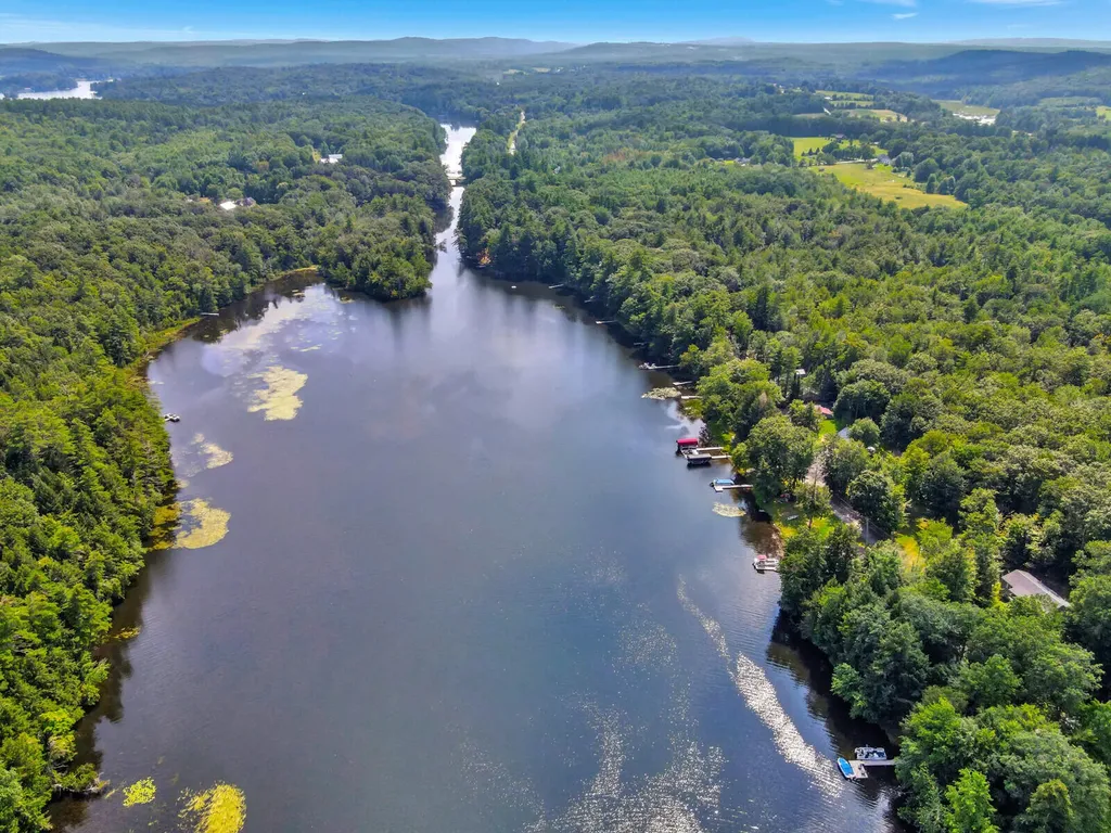 101 Larry Drive Monmouth ME 04259