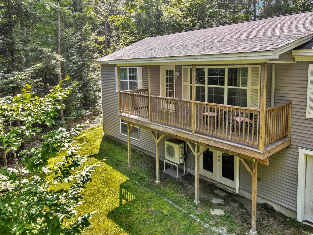 101 Larry Drive Monmouth ME 04259
