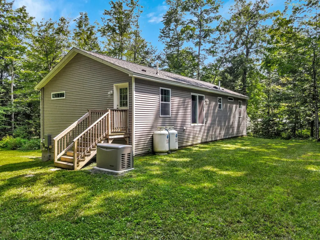 101 Larry Drive Monmouth ME 04259