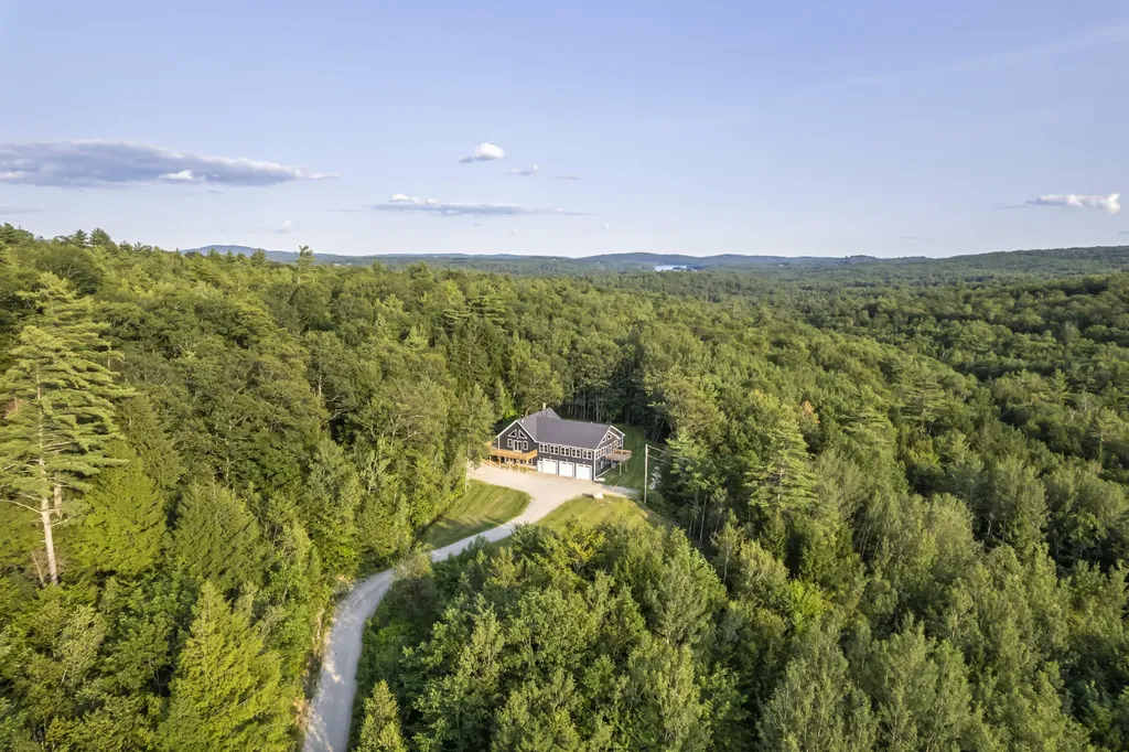 943 Greenwood Road Norway ME 04268