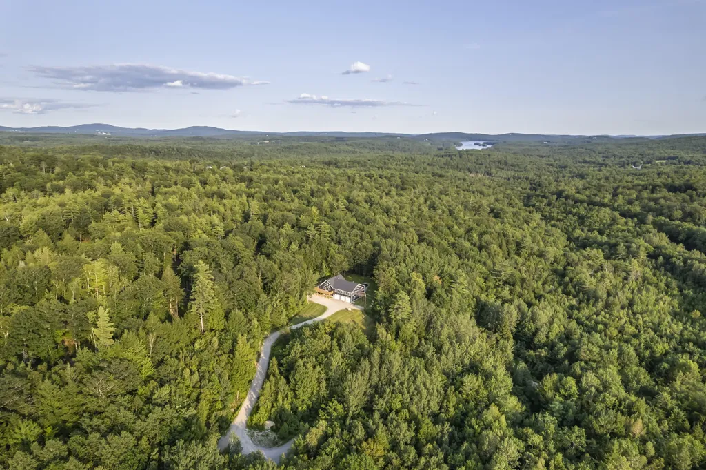 943 Greenwood Road Norway ME 04268